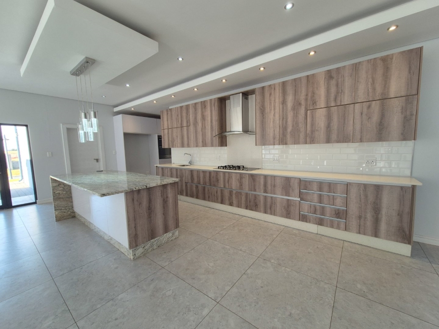 4 Bedroom Property for Sale in Heron Banks Golf Estate Free State